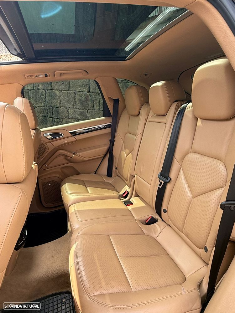 Porsche Cayenne Platinum Edition - 8