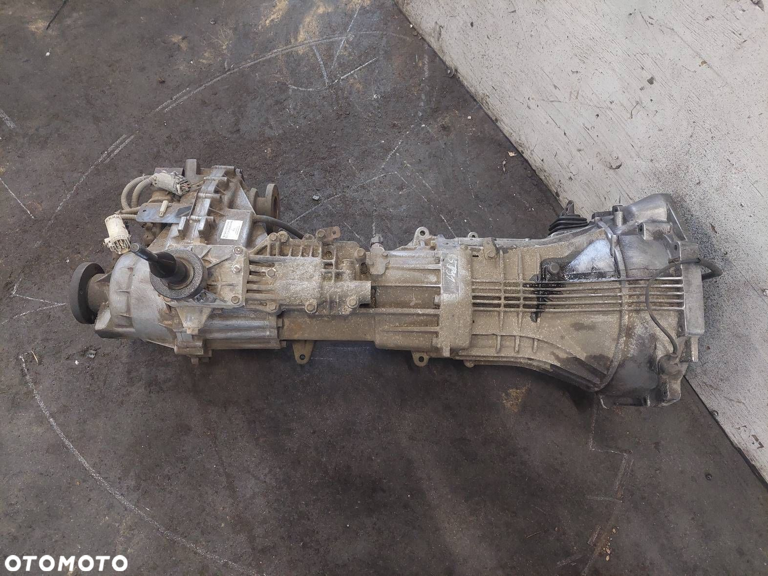 SKRZYNIA BIEGÓW + REDUKTOR KIA SORENTO I 2.5 CRDI MANUAL 5 BIEGÓW - 5