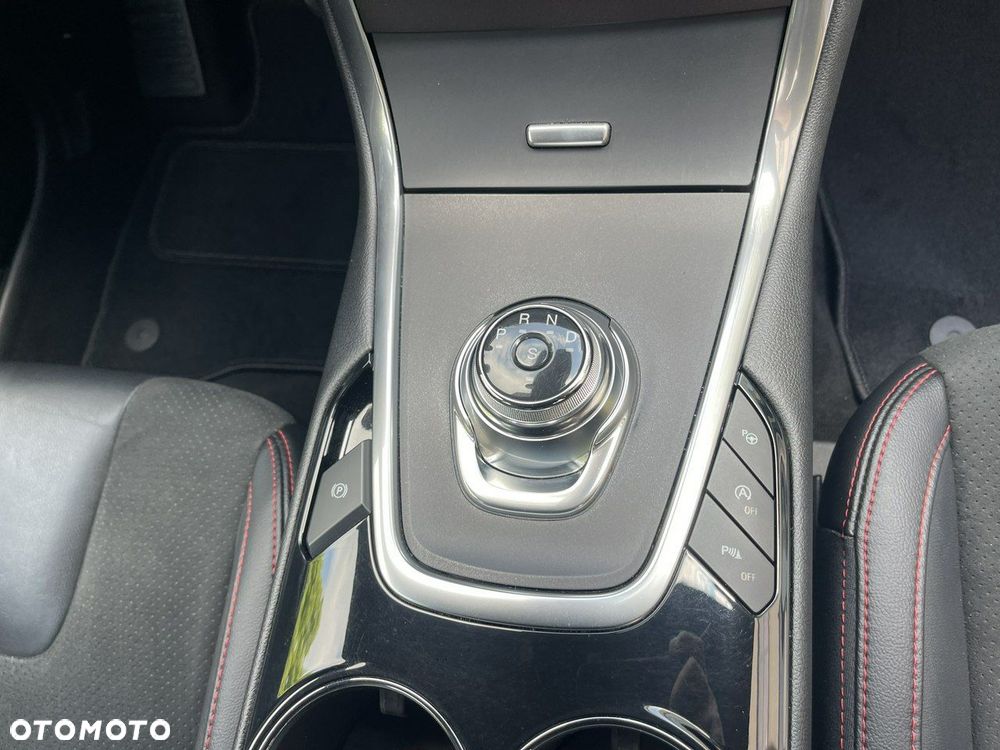 Ford S-Max - 32