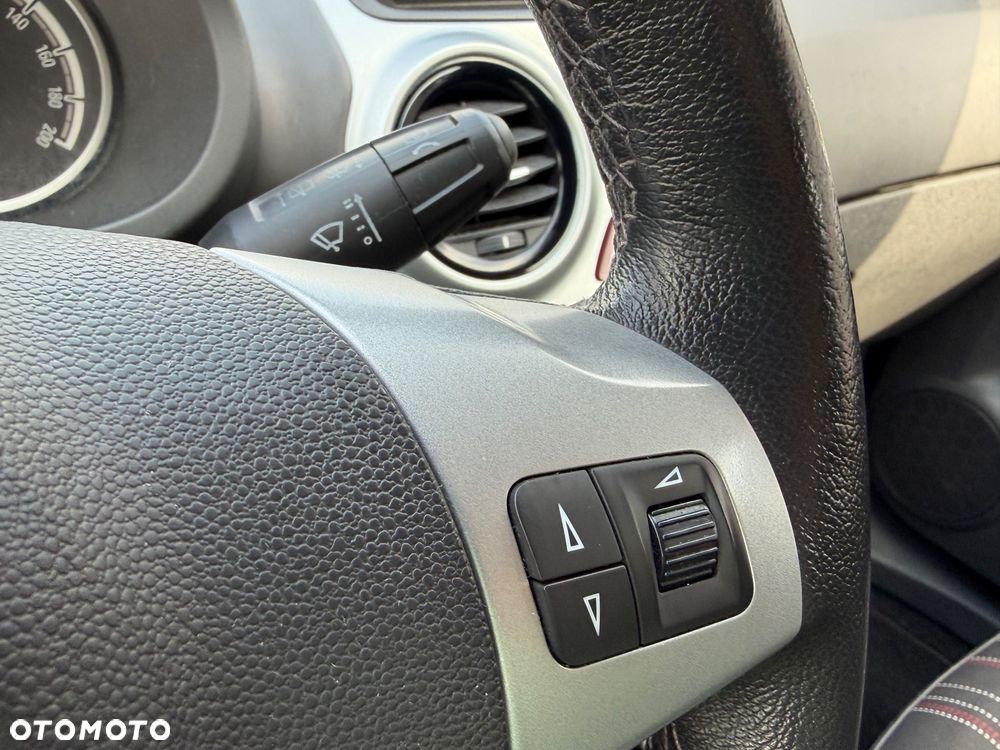 Opel Corsa 1.4 16V Sport - 14