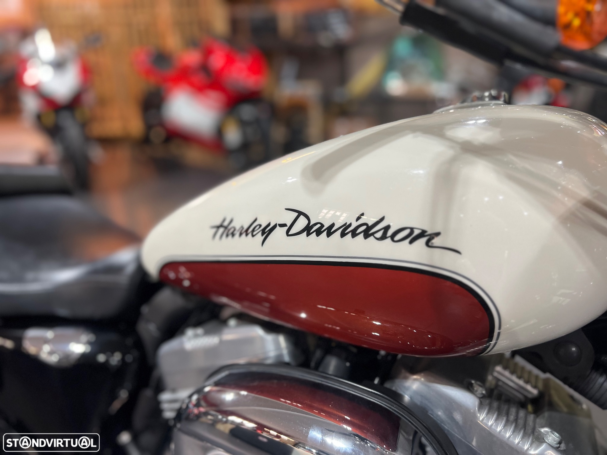 Harley-Davidson 883 - 8