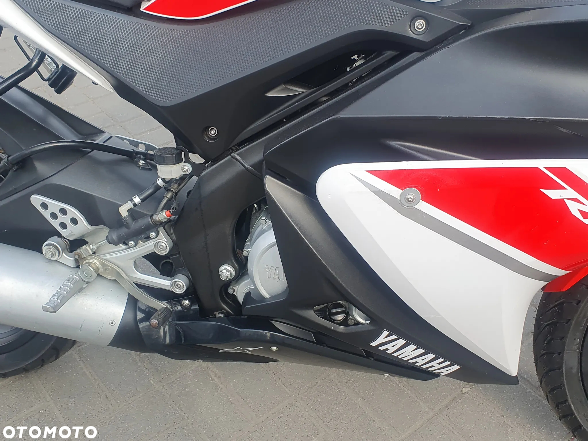 Yamaha YZF - 19