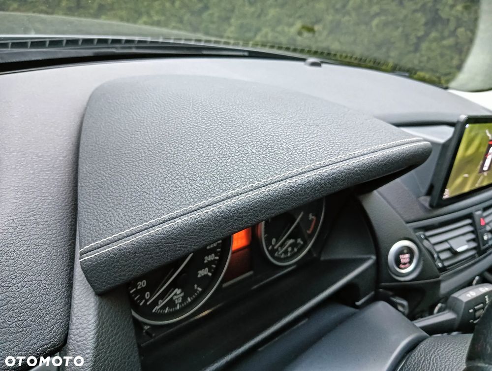 BMW X1 xDrive18d xLine - 23