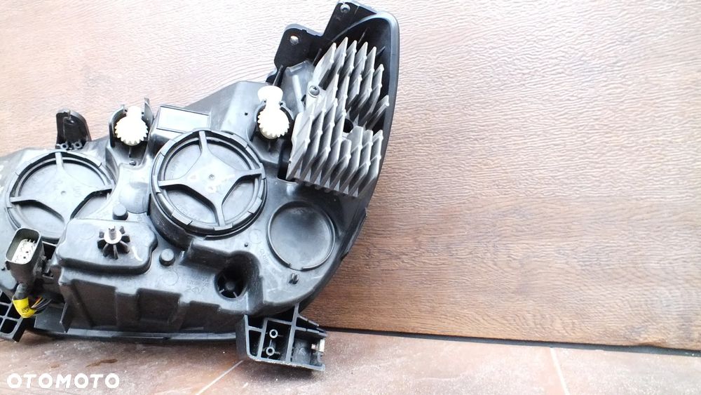 Lampa przednia prawa Opel Mokka XLED 42566561 - 9