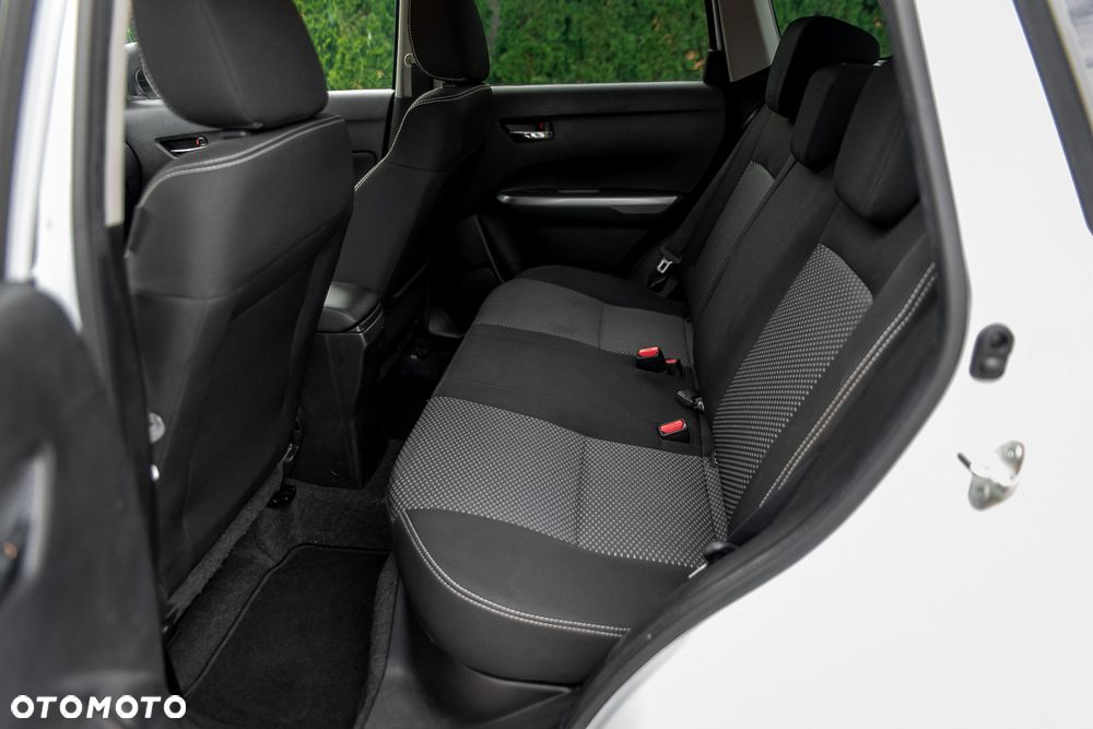 Suzuki Vitara 1.4 Boosterjet Hybrid Comfort+ - 34