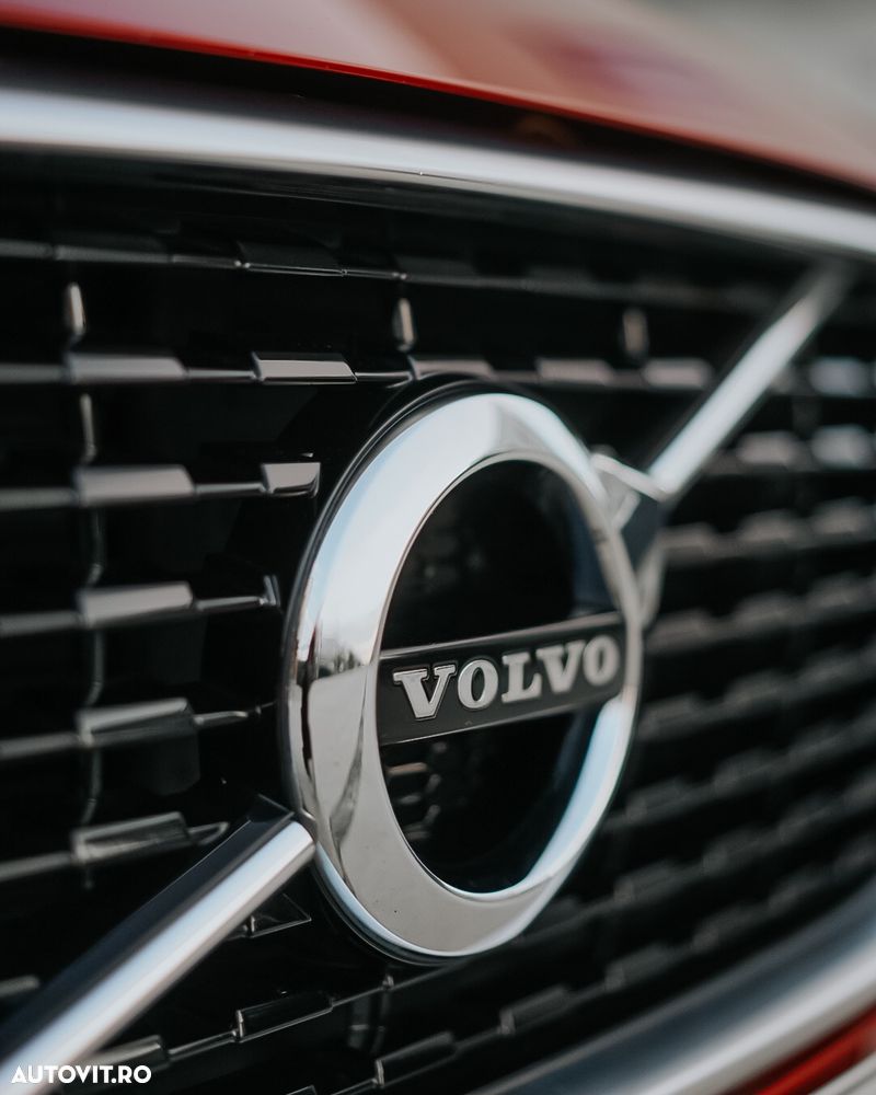 Volvo XC 60 D4 AWD Geartronic RDesign - 12