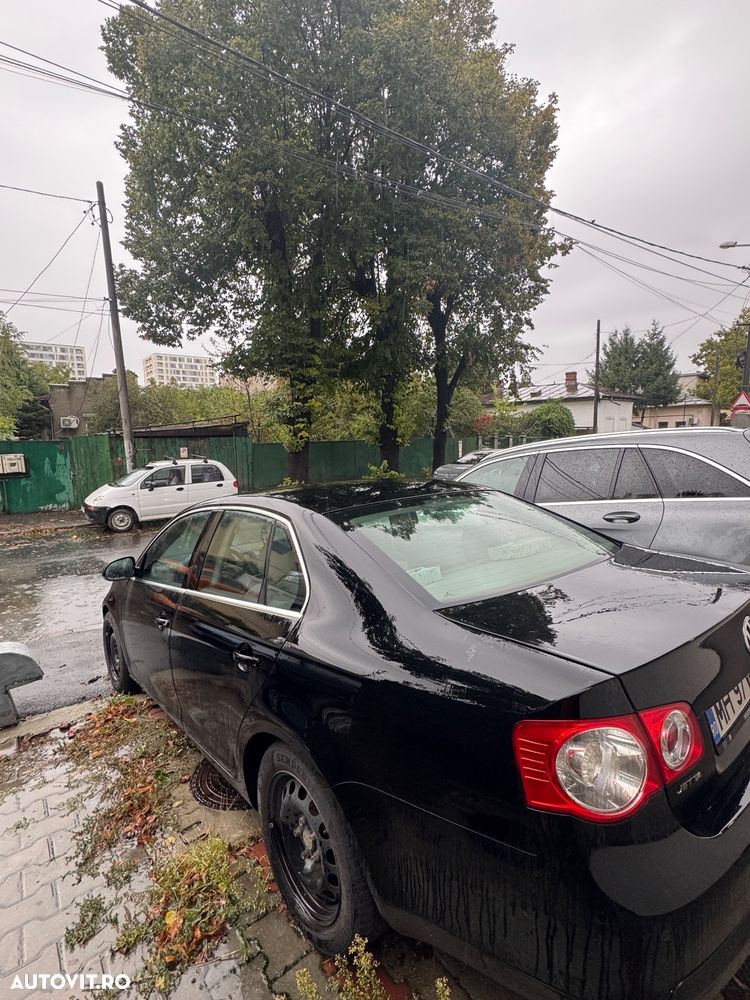 Volkswagen Jetta 1.9 TDI DPF Comfortline - 6
