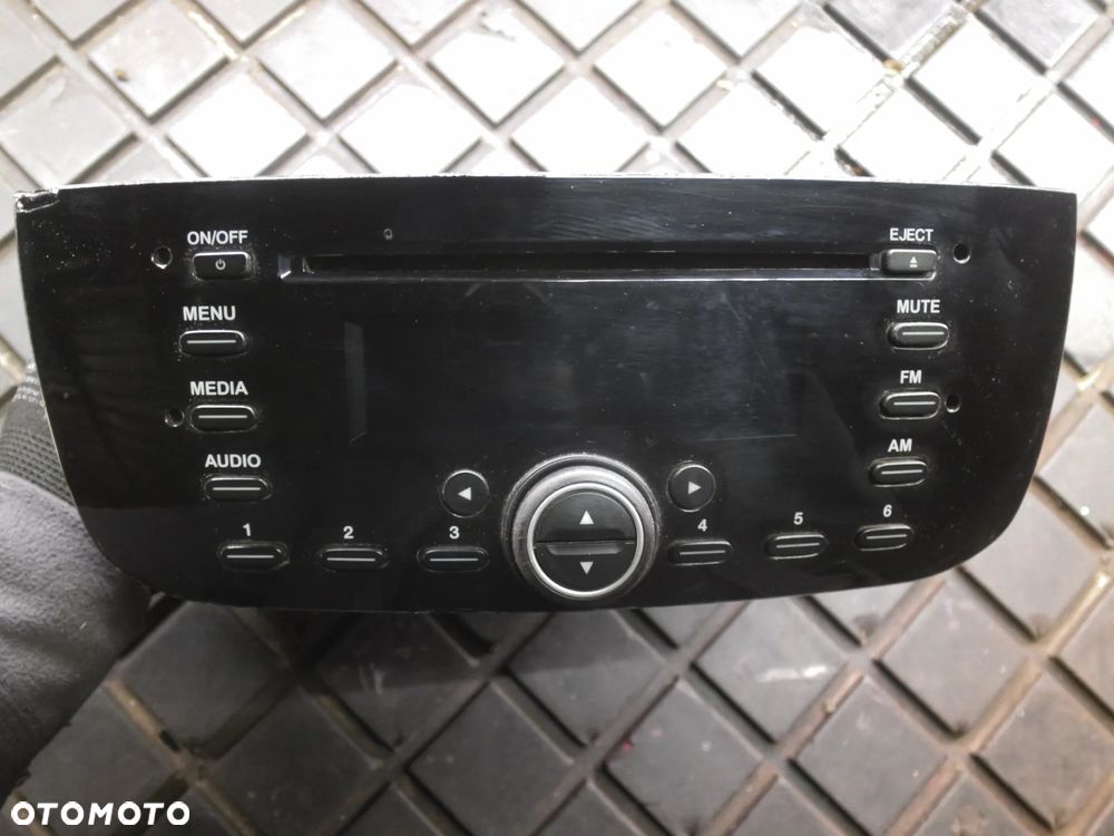 FIAT PUNTO EVO RADIO CD ODTWARZACZ 7355014090 ORYGINAŁ - 1