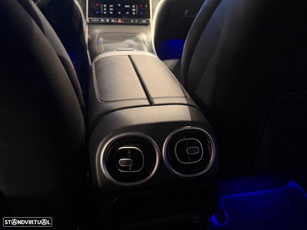 Mercedes-Benz C 300 e T 9G-TRONIC AMG Line - 27
