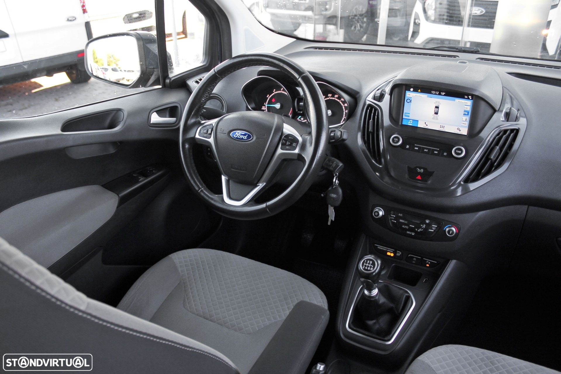 Ford Tourneo Courier 1.0 EcoBoost Titanium - 17