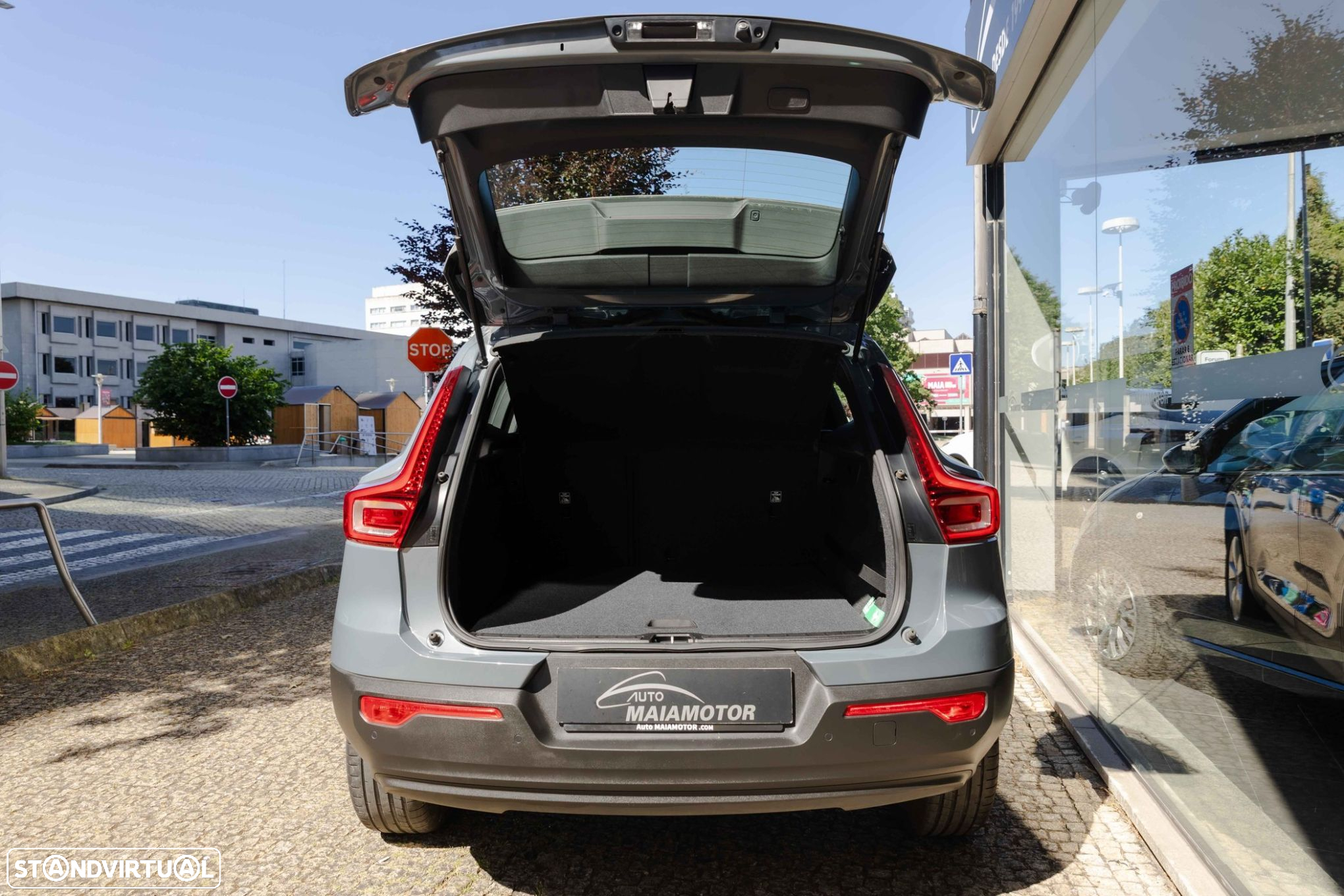 Volvo XC 40 1.5 T2 Momentum Core Geartronic - 19