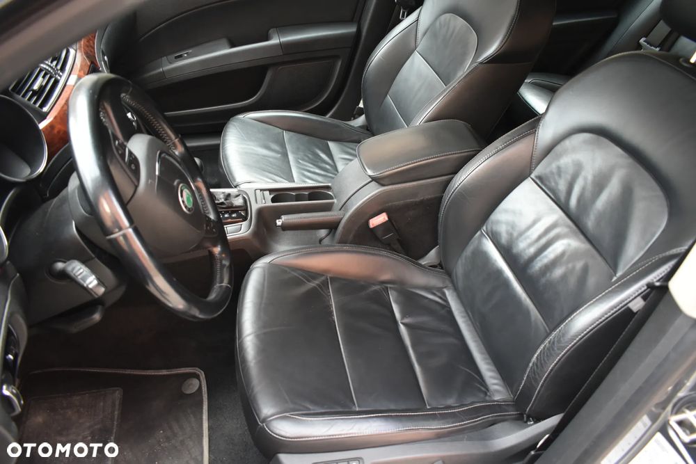 Skoda Superb 3.6 V6 4x4 DSG Elegance - 8