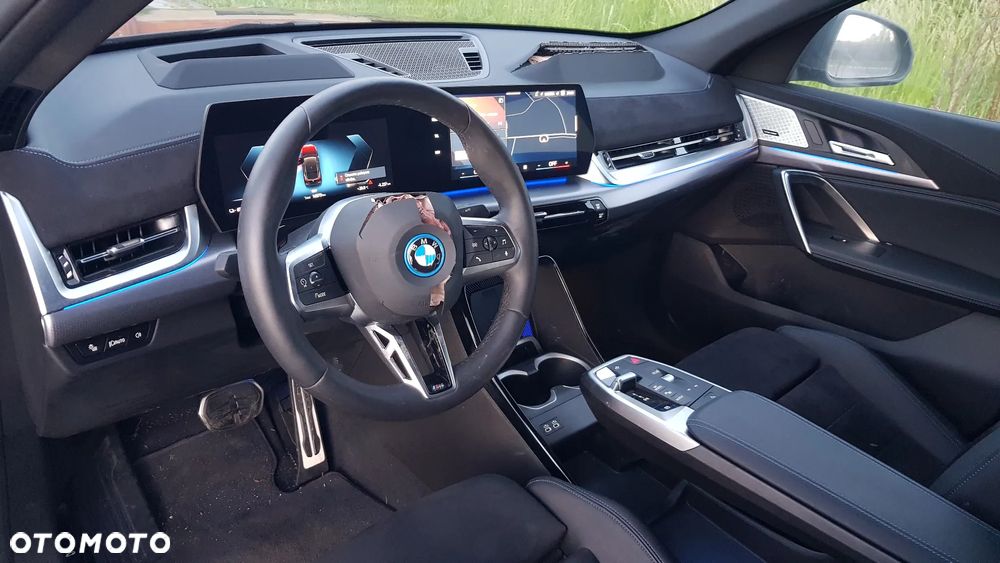 BMW iX2 - 26
