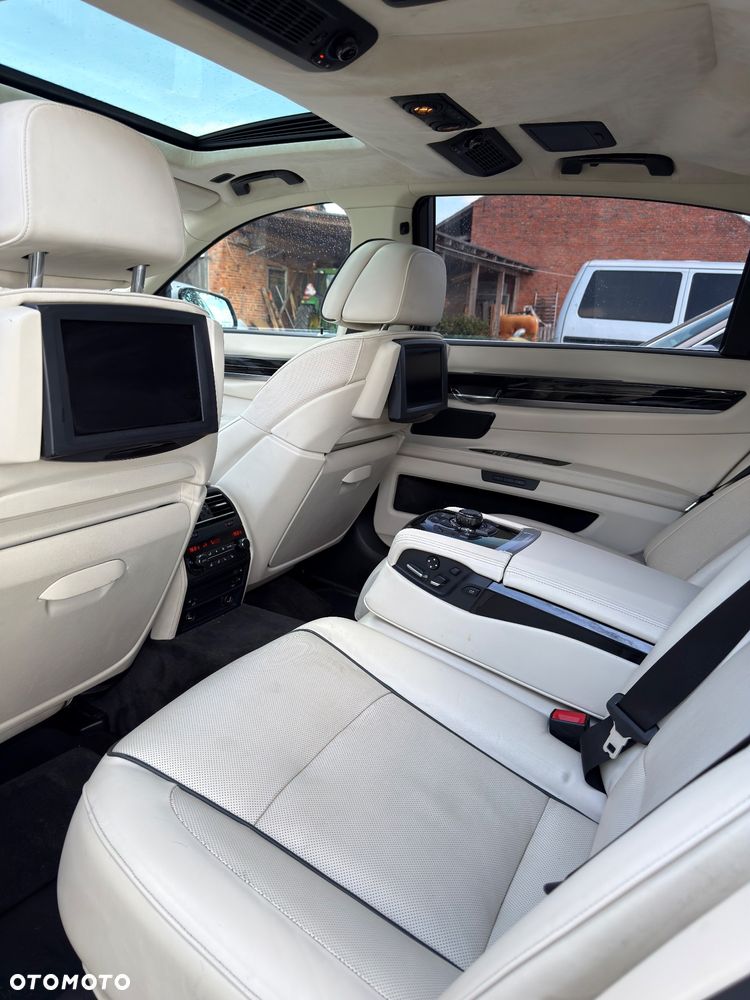 BMW Seria 7 760Li - 16