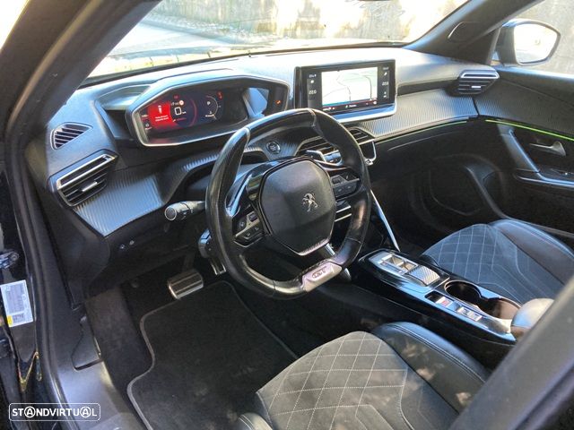 Peugeot 2008 1.5 BlueHDi GT EAT8 - 14