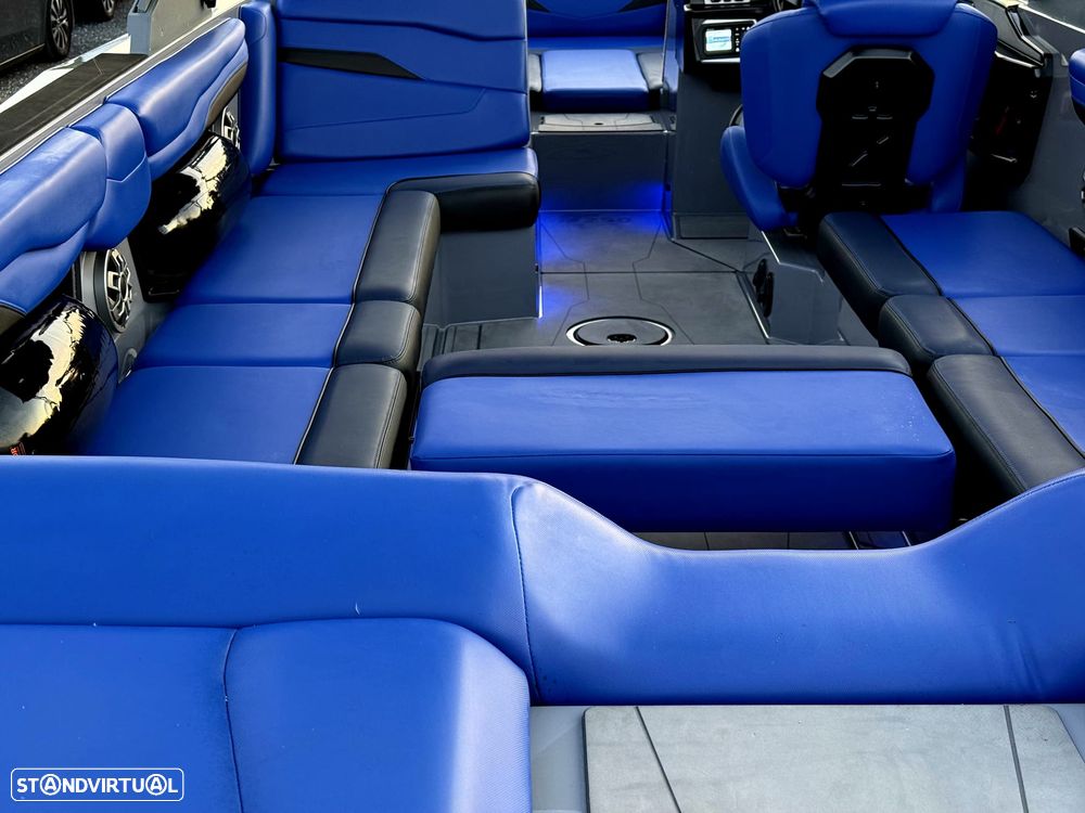 Malibu Axis Wake Research T 250 - 9