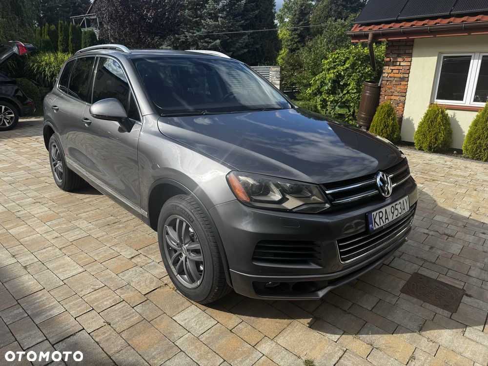 Volkswagen Touareg - 1