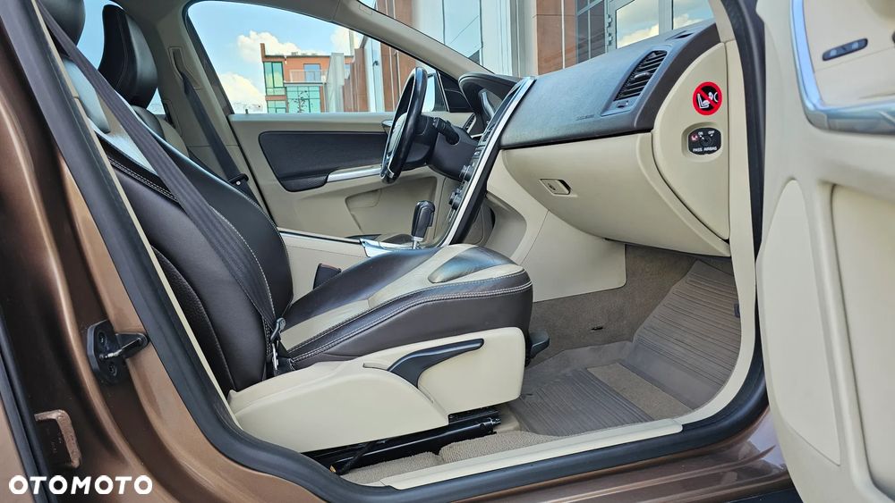 Volvo XC 60 D5 AWD Summum - 8