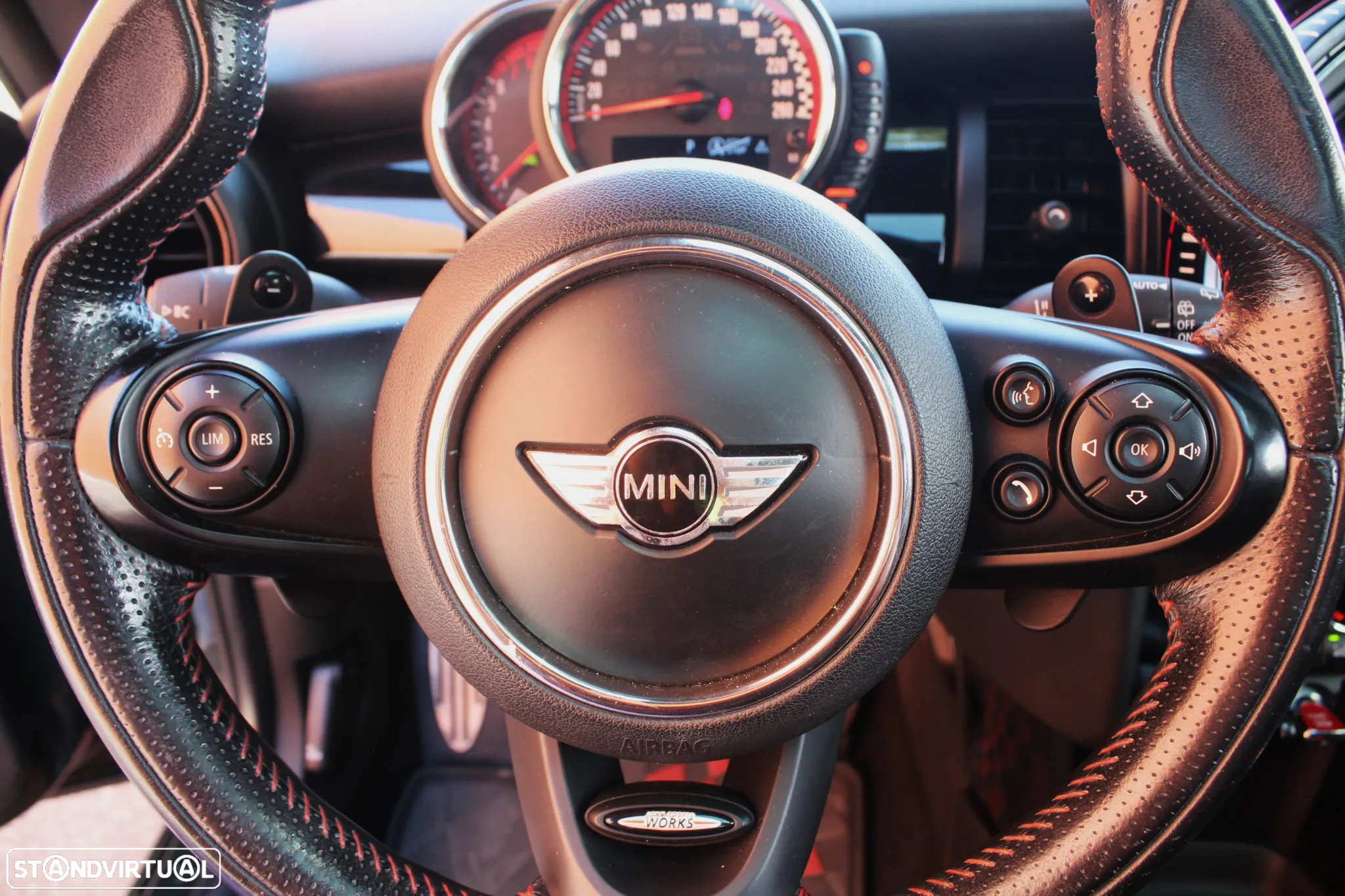 MINI 3 Portas John Cooper Works Sport Aut. - 36