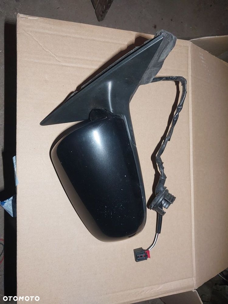 Lusterko prawe elektryczne audi a3 8p sportback kolor lz9y - 2