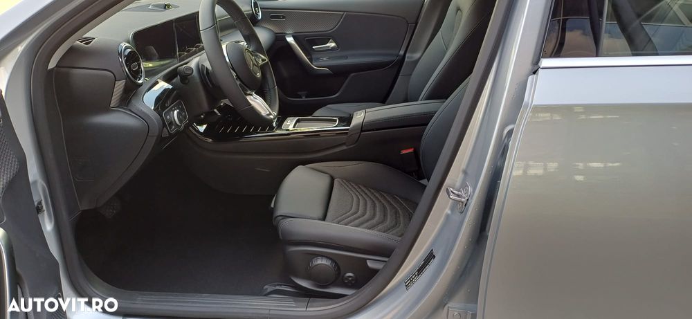 Mercedes-Benz A 180 7G-DCT Special Edition - 15