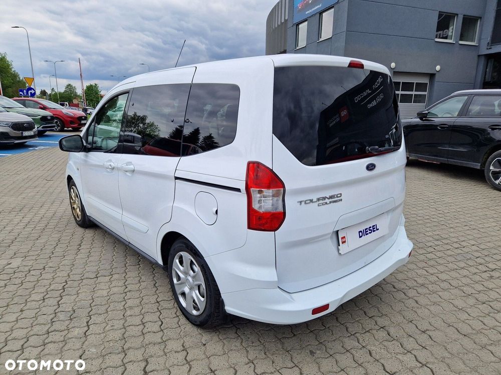 Ford Transit Courier - 5