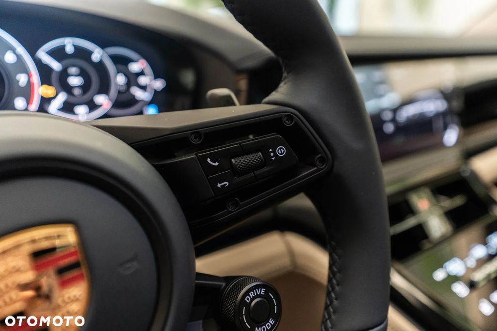 Porsche Panamera 4 E-Hybrid PHEV - 17