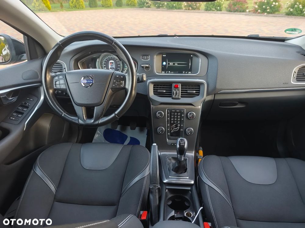 Volvo V40 D2 Summum - 21