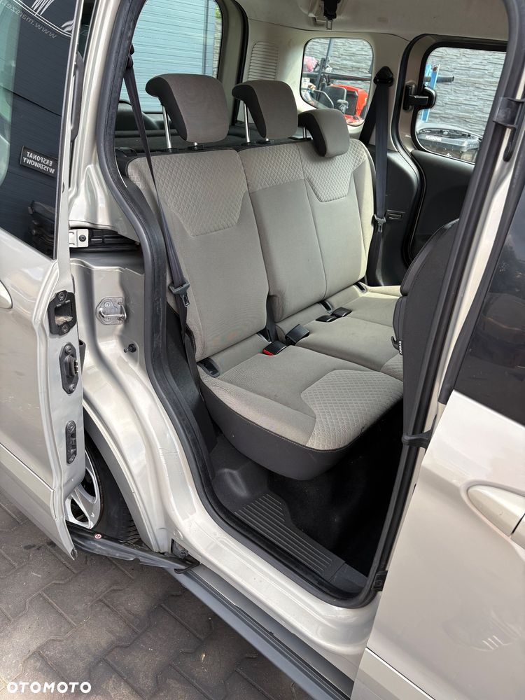 Ford Tourneo Courier 1.0 EcoBoost S&S Titanium - 11