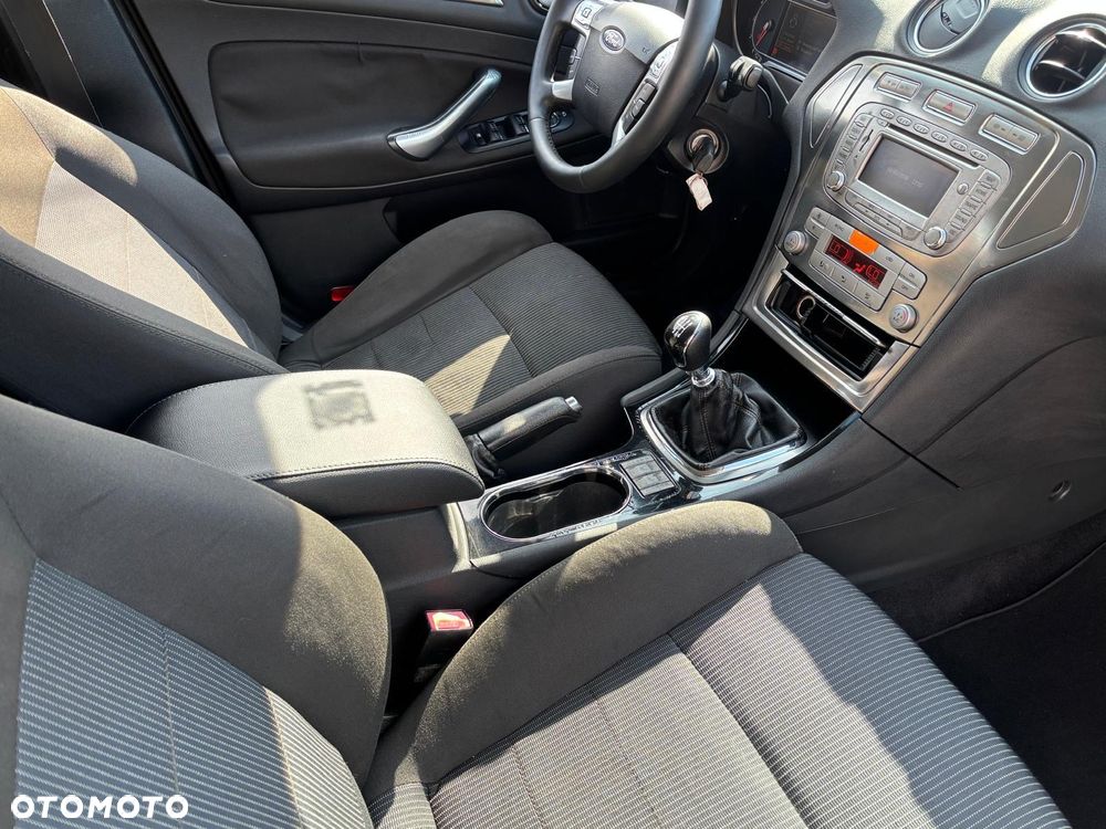 Ford Mondeo 2.0 TDCi Titanium X - 32