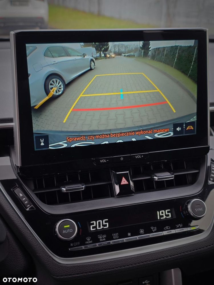 Toyota Corolla Cross - 20