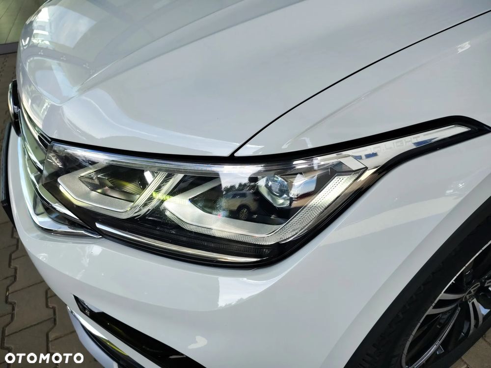 Volkswagen Tiguan 2.0 TDI Elegance DSG - 28