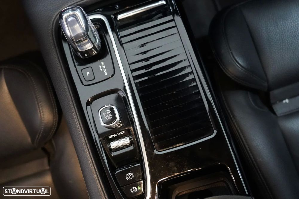 Volvo V90 2.0 T8 Momentum Plus AWD Geartronic - 15