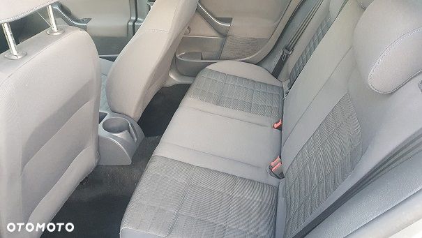 Volkswagen Golf - 11