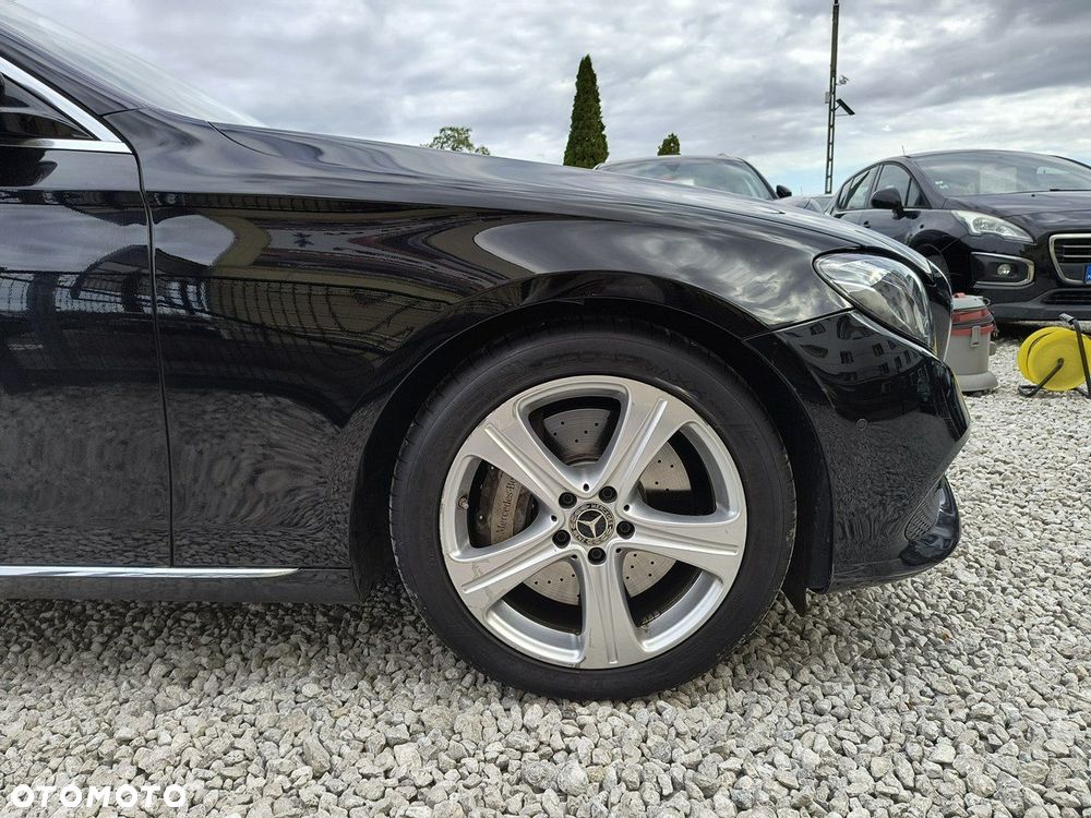 Mercedes-Benz Klasa E 400 4-Matic 9G-TRONIC - 35