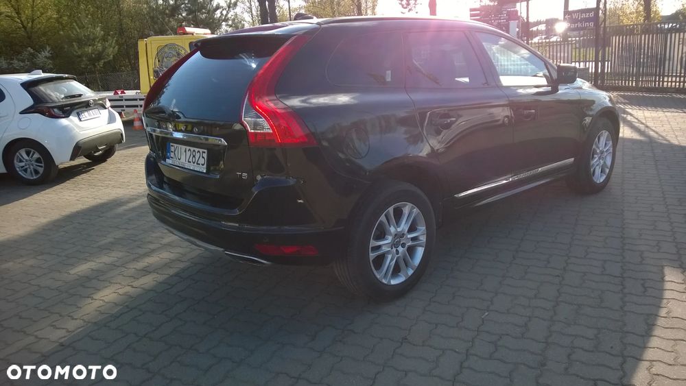 Volvo XC 60 T5 AWD Geartronic Momentum - 5