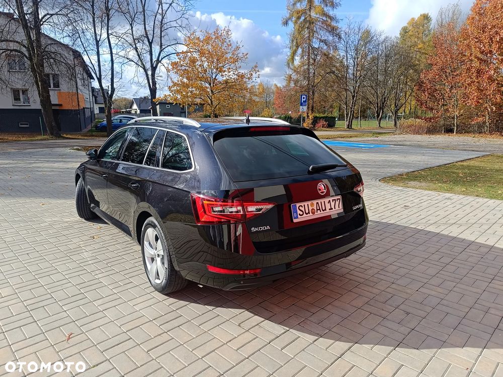 Skoda Superb 2.0 TDI DSG Premium Edition - 38