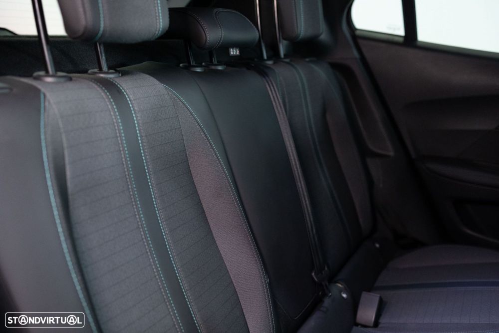 Peugeot 2008 1.2 PureTech Allure EAT8 - 30