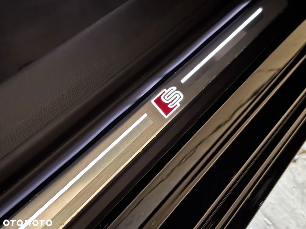 Audi A6 Avant 40 TDI quattro S tronic S line - 31