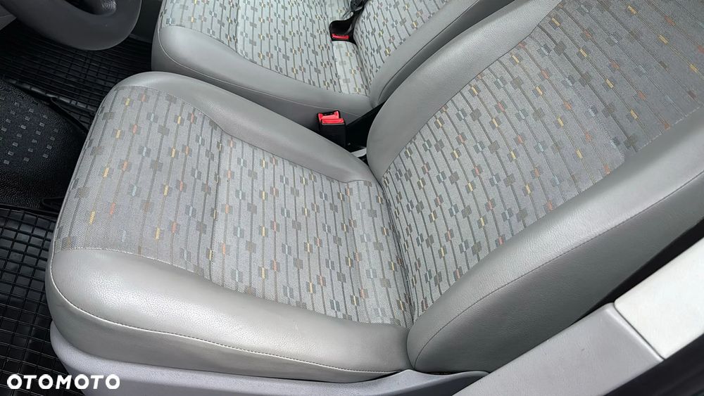 Volkswagen Transporter T5 Lift - 12