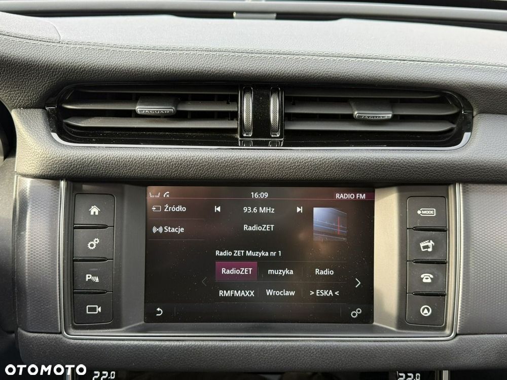 Jaguar XF 2.0 T R-Sport - 30