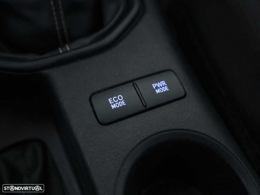 Toyota Hilux 2.4 D-4D 4WD CD CM c/IVA - 13