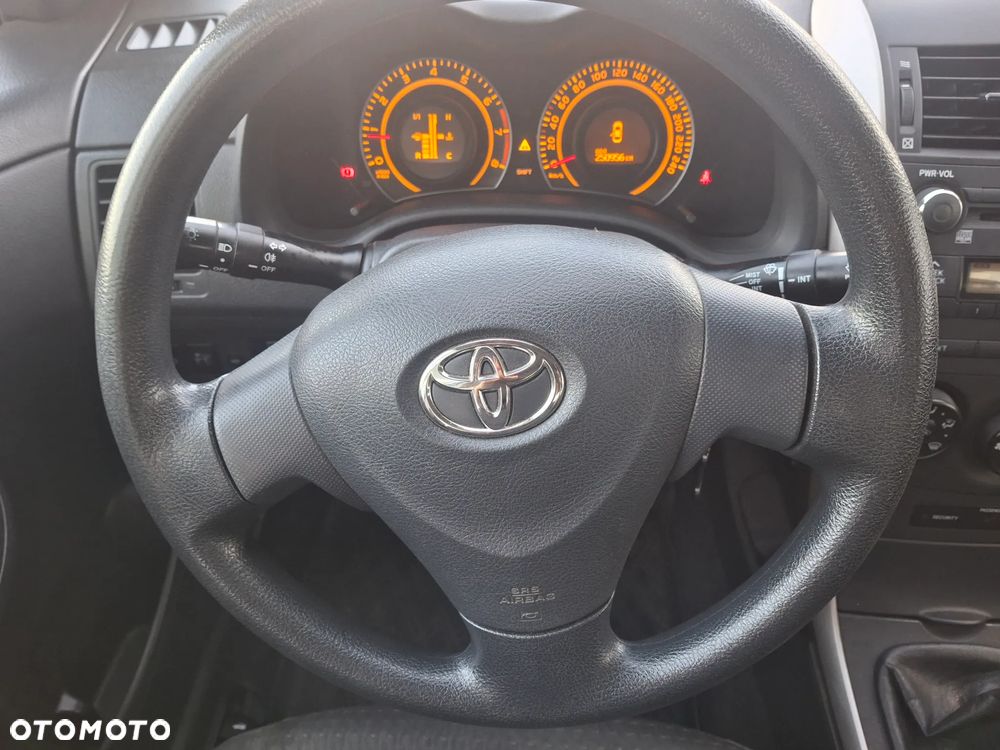Toyota Corolla 1.6 VVT-i Luna - 7