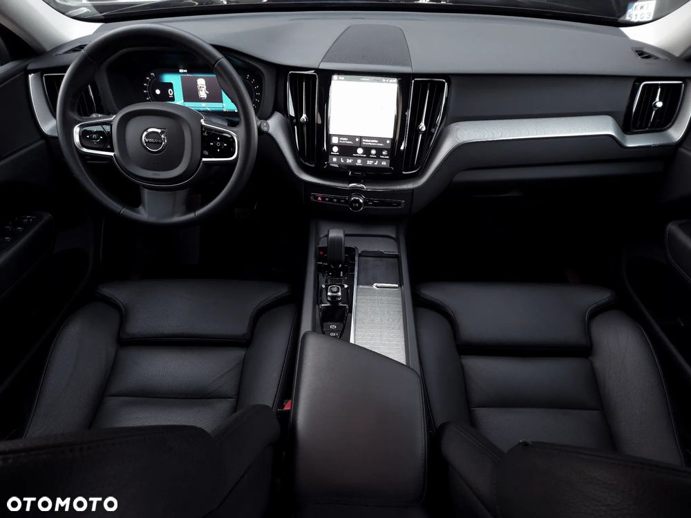 Volvo XC 60 B4 D AWD Plus Dark - 16
