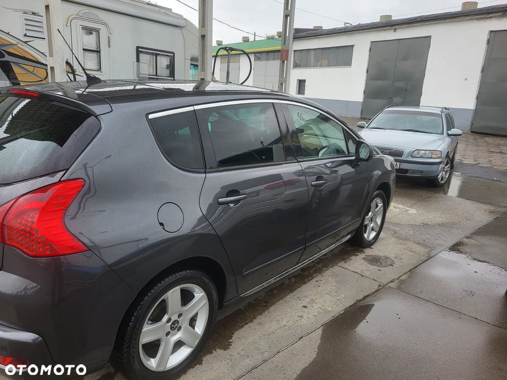 Peugeot 3008 HDi FAP 110 EGS6 Premium - 4