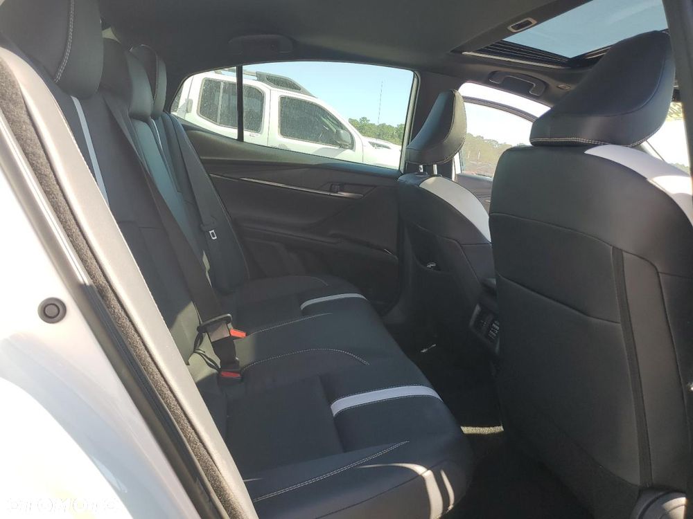 Toyota Camry - 11