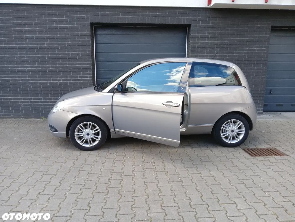 Lancia Ypsilon 1.4 8V Platino (4 os.) - 4