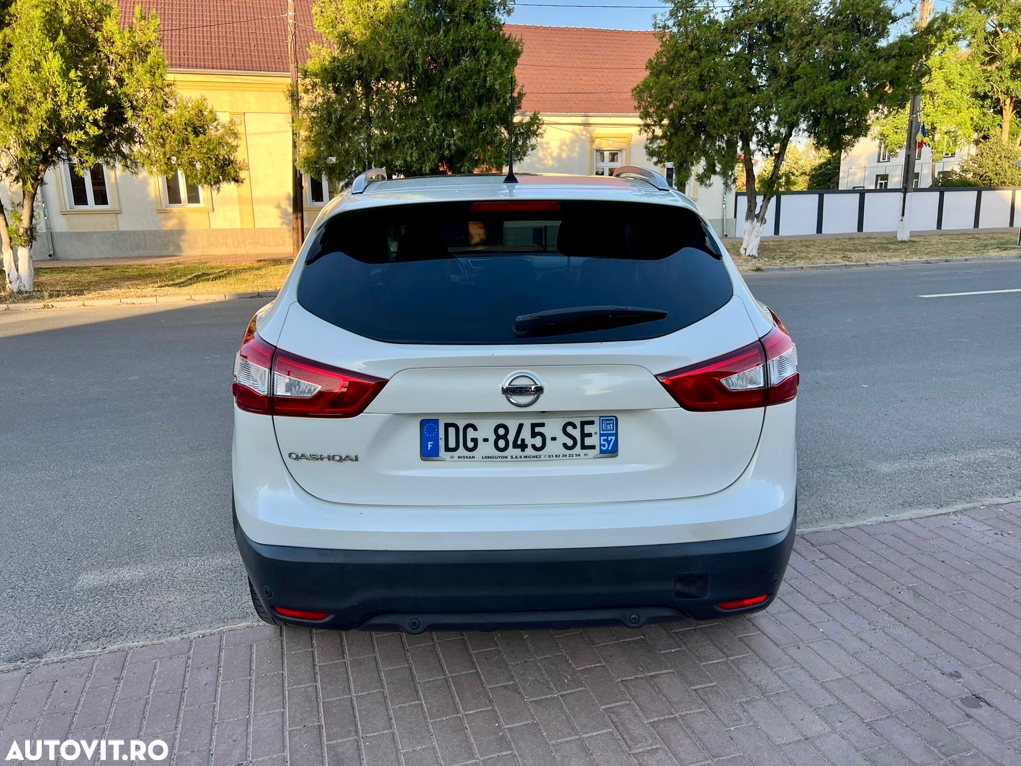 Nissan Qashqai 1.6 DCI 4 x 4 DPF Start/Stop tekna - 8