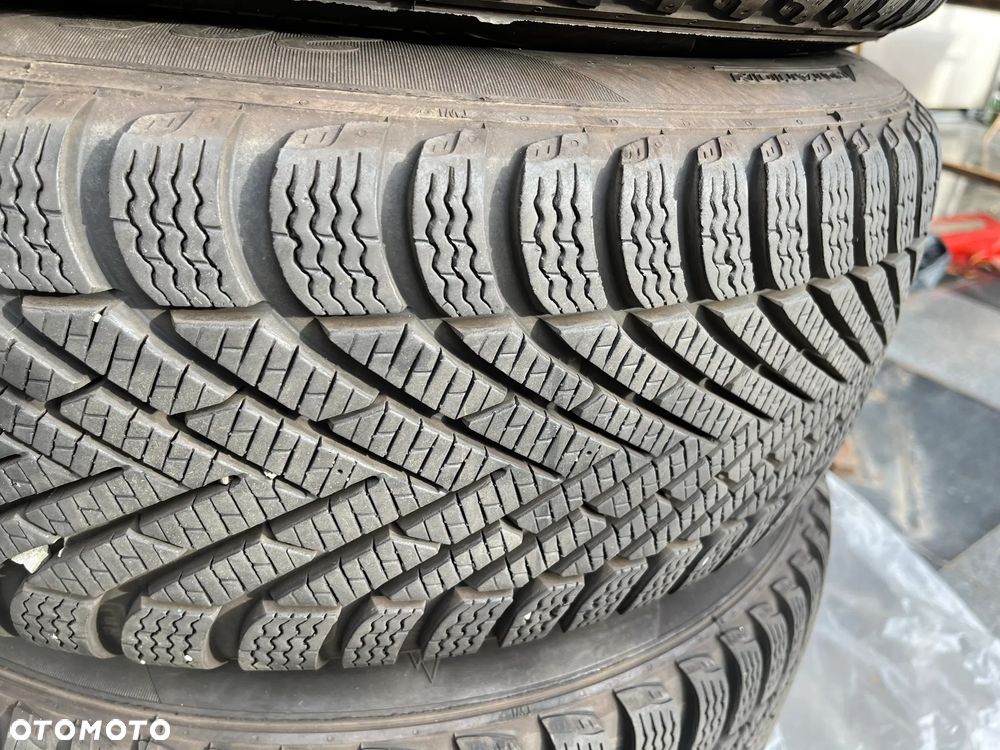 Volvo V40 T3 Drive-E Momentum - 16