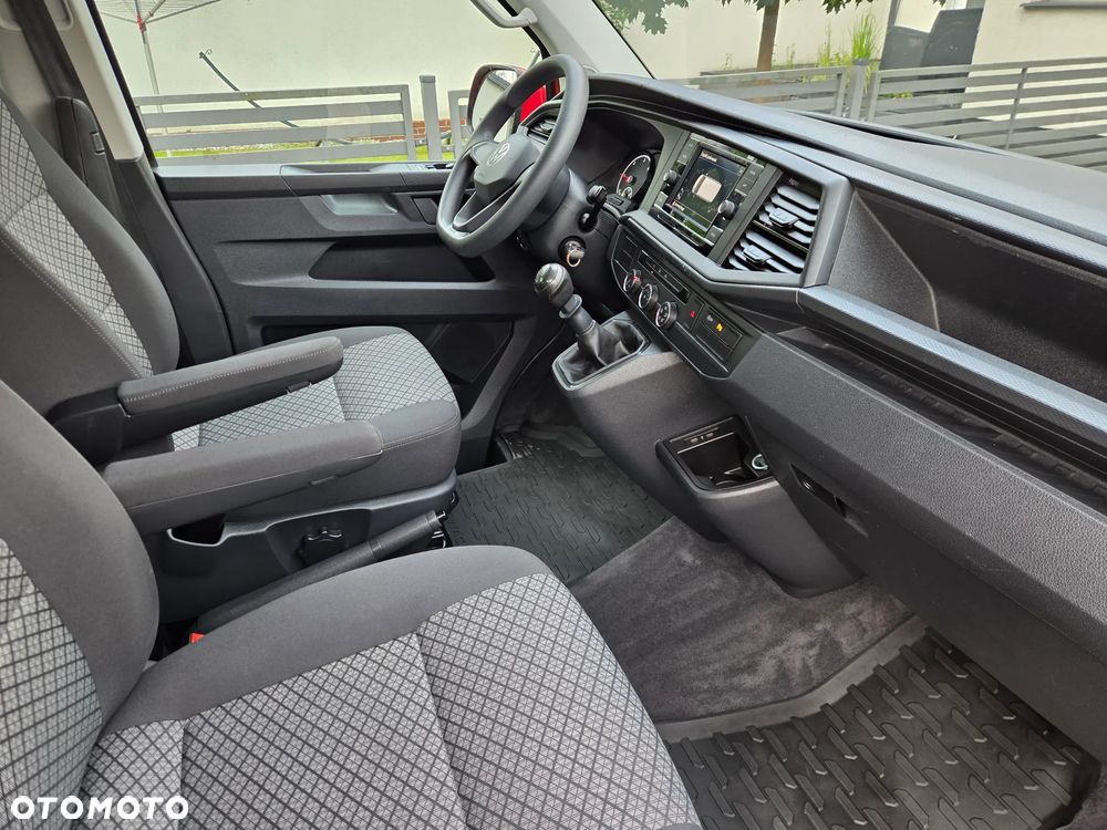 Volkswagen Multivan - 24